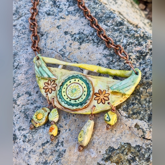 Primitive Cave Rustic Earth Green Pendant & Beads In Clay In Copper Necklace - Picture 2 of 9